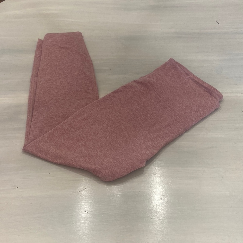 Pink active wear leggings